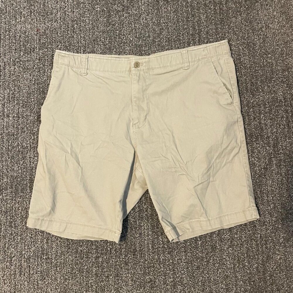 white/grey cargo short